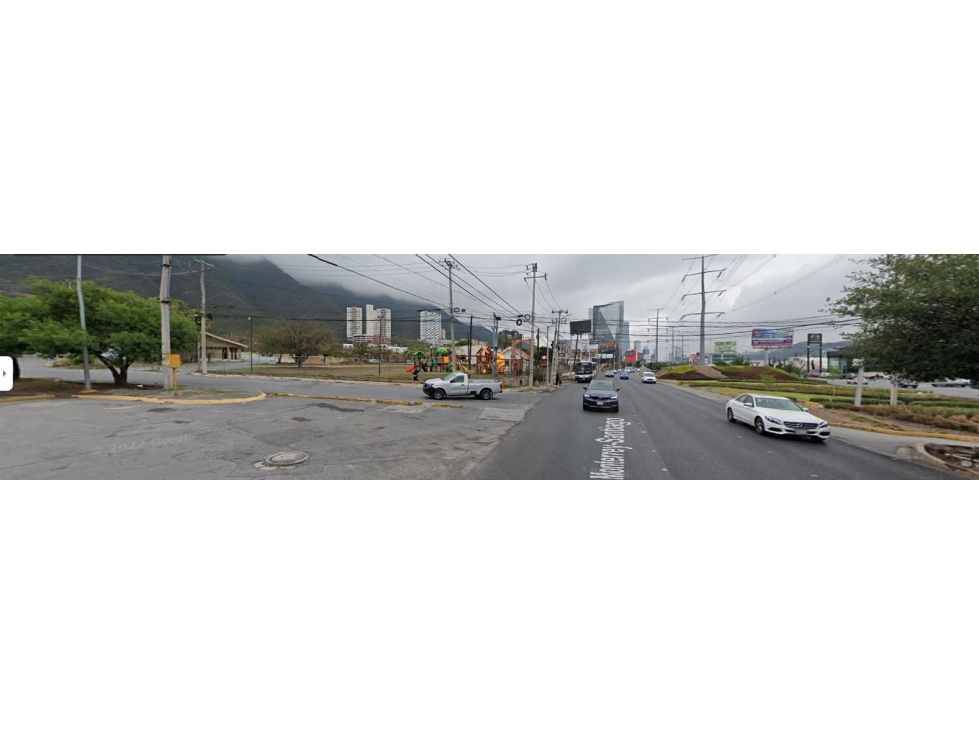 TERRENO EN RENTA AV LAZARO CARDENAS VALLE ORIENTE 1500 M2 O 5000 M 2 - 1