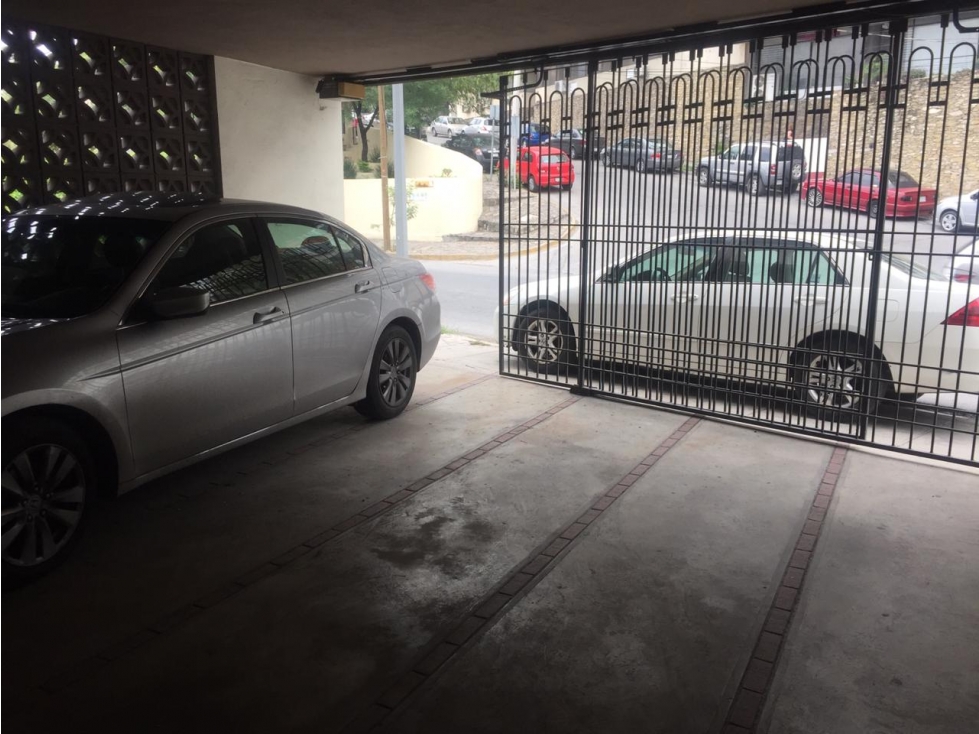 CASA EN VENTA EN CHEPEVERA EN AVENIDA NLC - 3