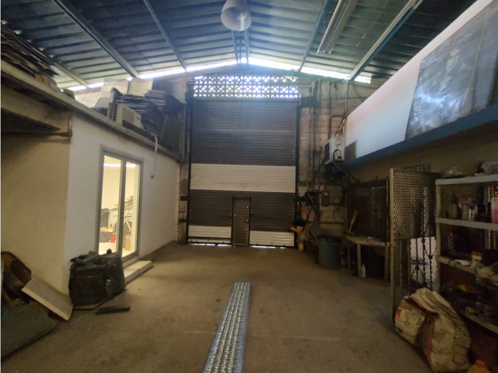 EXCELENTE BODEGA EN AV PRINCIAPAL CENTRO MTY $ 16,800.000 - 6