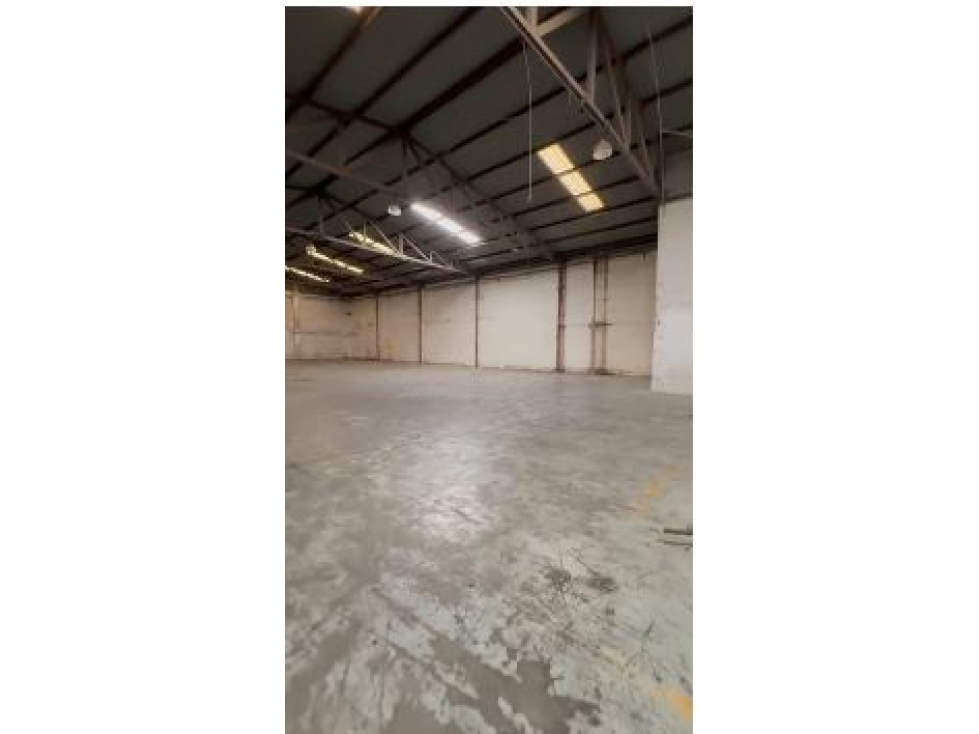 EXCELENTE BODEGA EN RENTA AV JUAREZ GPE 1000 M 2 $ 65.000 - 3