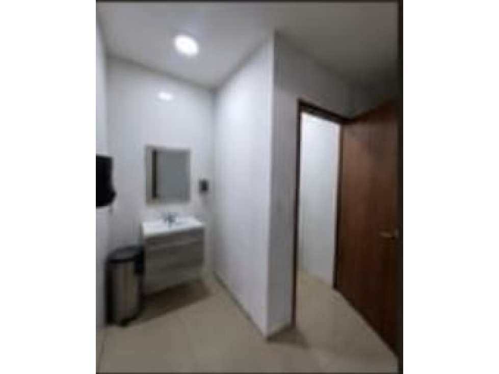 EXCELENTE LOCAL DE 360 M2 RENTA PORTAL DEL HUAJUCO $ 140 .000 - 3