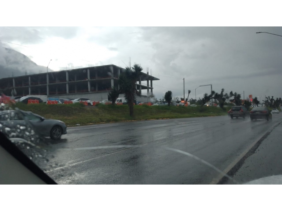 1500 M 2 EN RENTA EN ESQUINA AV PASEO DE LOS LEONES $ 190.000 - 1