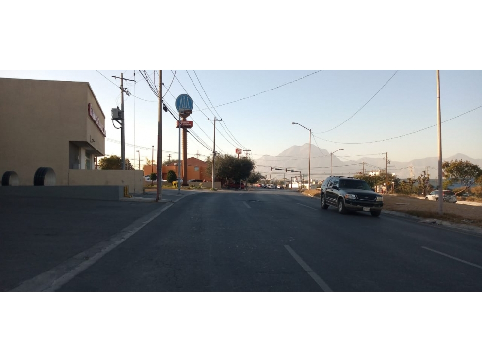TERRENO EN RENTA 821.41 M 2 PASEO DE CUMBRES POR AVE. PRINCIPAL MAO - 2