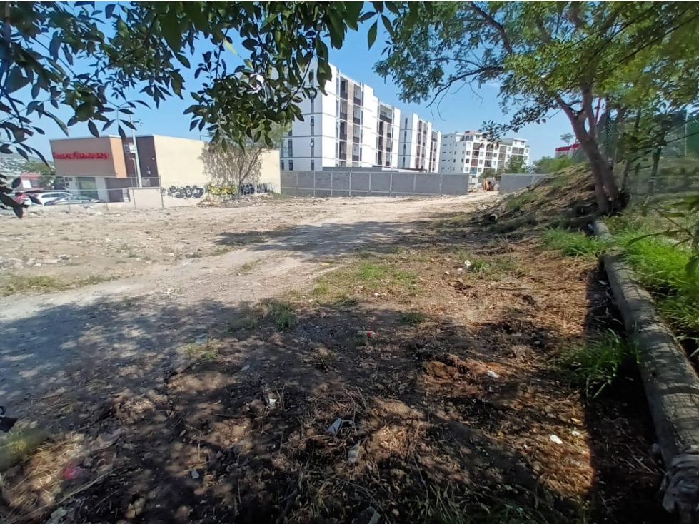 VENTA TERRENO COMERCIAL EN CUMBRES 1610m2 MST - 4