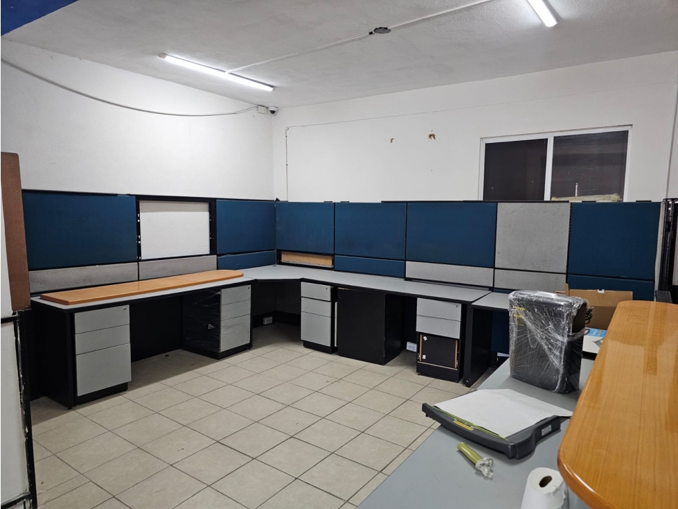 OFICINA / TALLER EN RENTA EN LA FAMA MST - 5