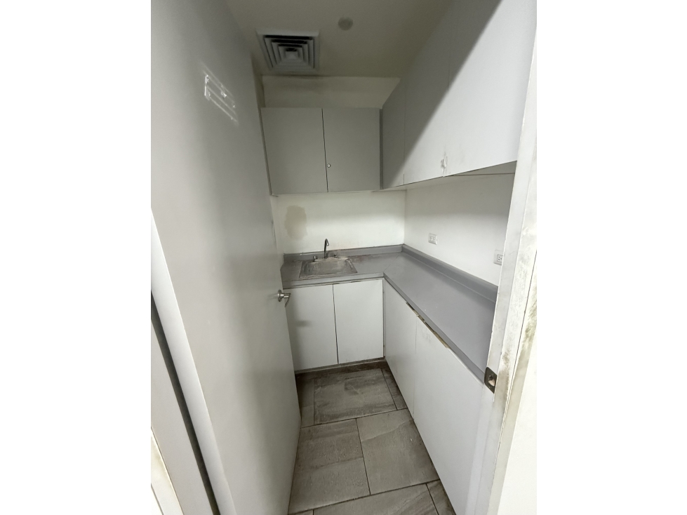 EXCELENTE LOCAL PLANTA BAJA CENTRO CONDOMINIO ACERO 103 M 2 $ 41.200 — foto 6
