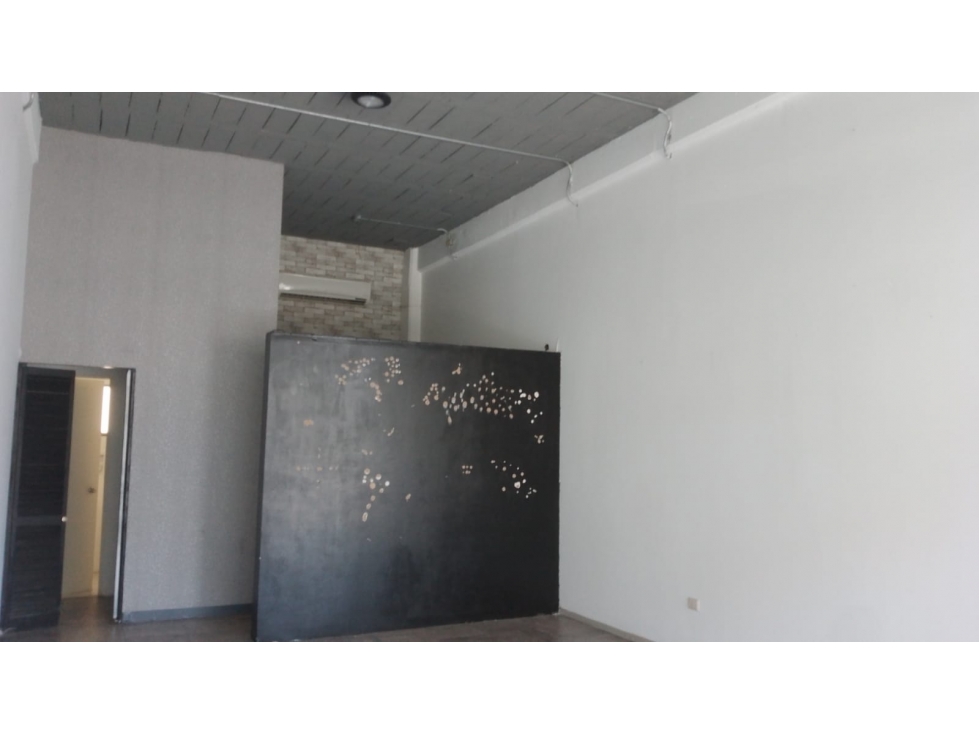 LOCAL COMERCIAL EN RENTA PLAZA VIA 02 SAN JERONIMO 52 M2 $ 24.100 — foto 3
