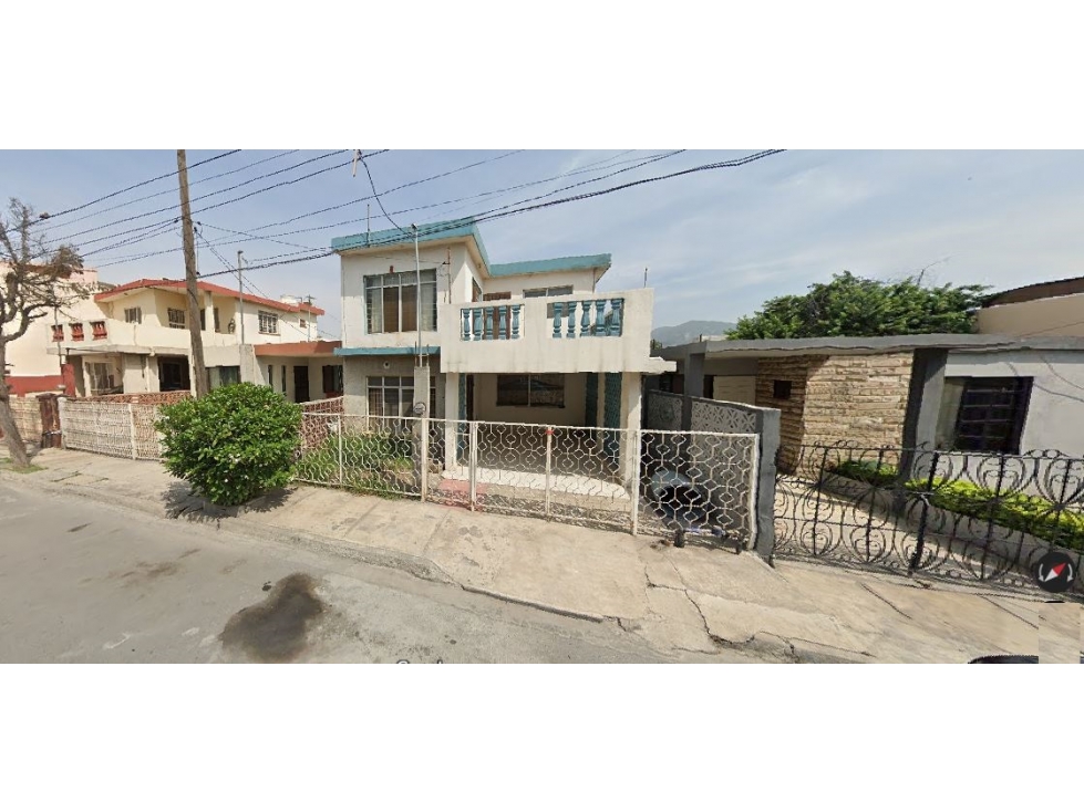 CASA EN VENTA AREA MITRAS FRACC B REYES 190 M 2 $ 3.400.000