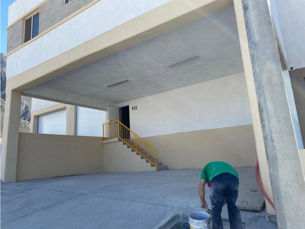 BODEGA NUEVA EN RENTA PARQUE INDUSTRIAL SANTA CATARINA 864 M2 $ 75 mil - 4