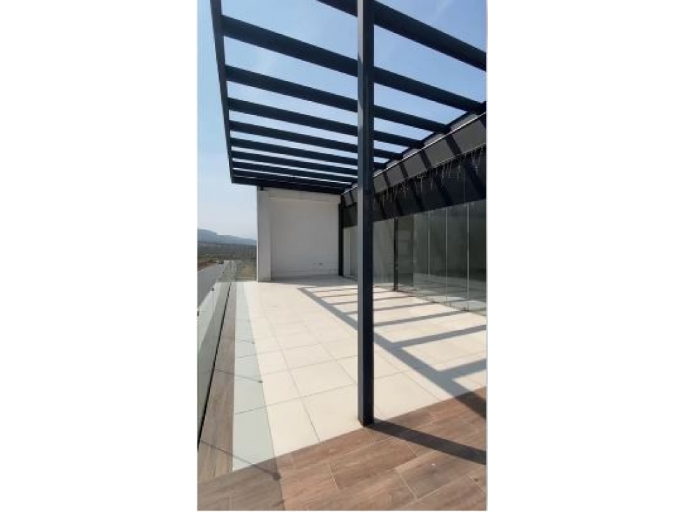 LOCAL CON TERREAZA EN PLAZA NUEVA DOMINIO CUMBRES 220 M2 $ 74.980 - 1
