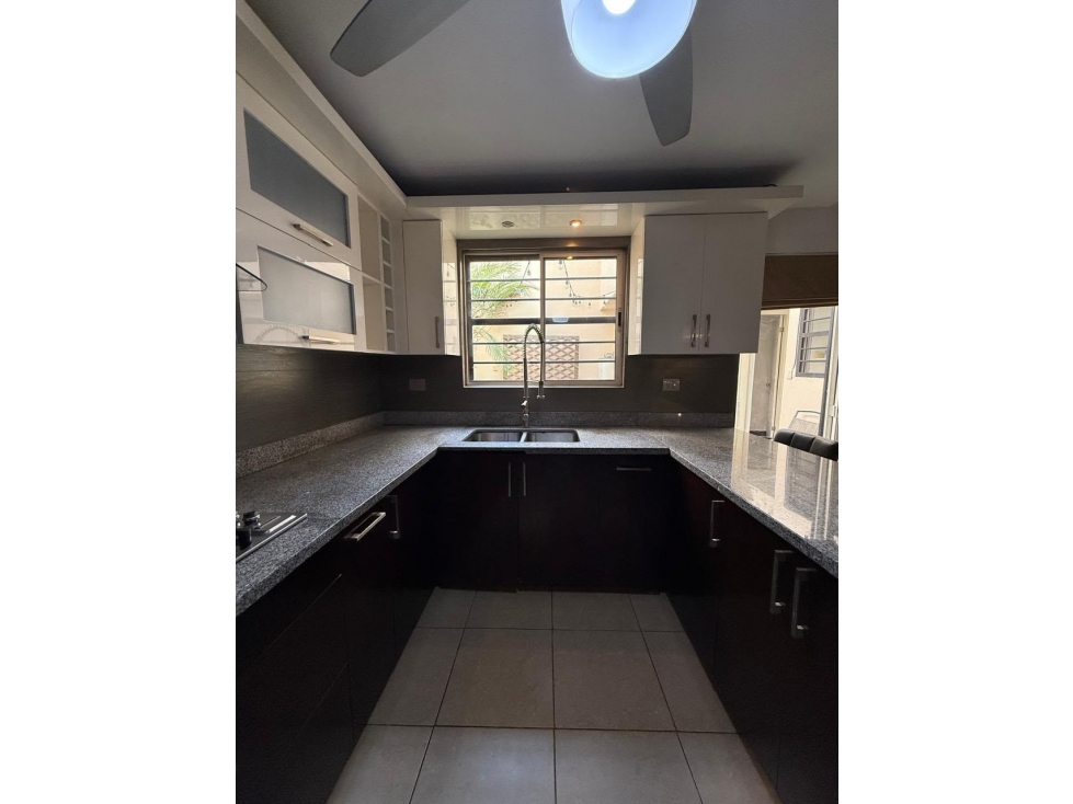 EXCELENTE CASA VENTA EQUIPADA CUMBRES SAN AGUSTIN $ 4.200 M - 4