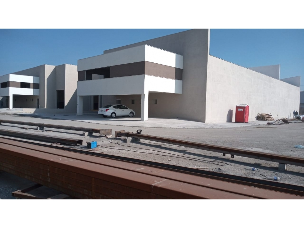 BODEGA 1054 M 2 EN APODACA ESQUINA LIBRAMIENTO /CARR LAREDO $ 92.000 - 2