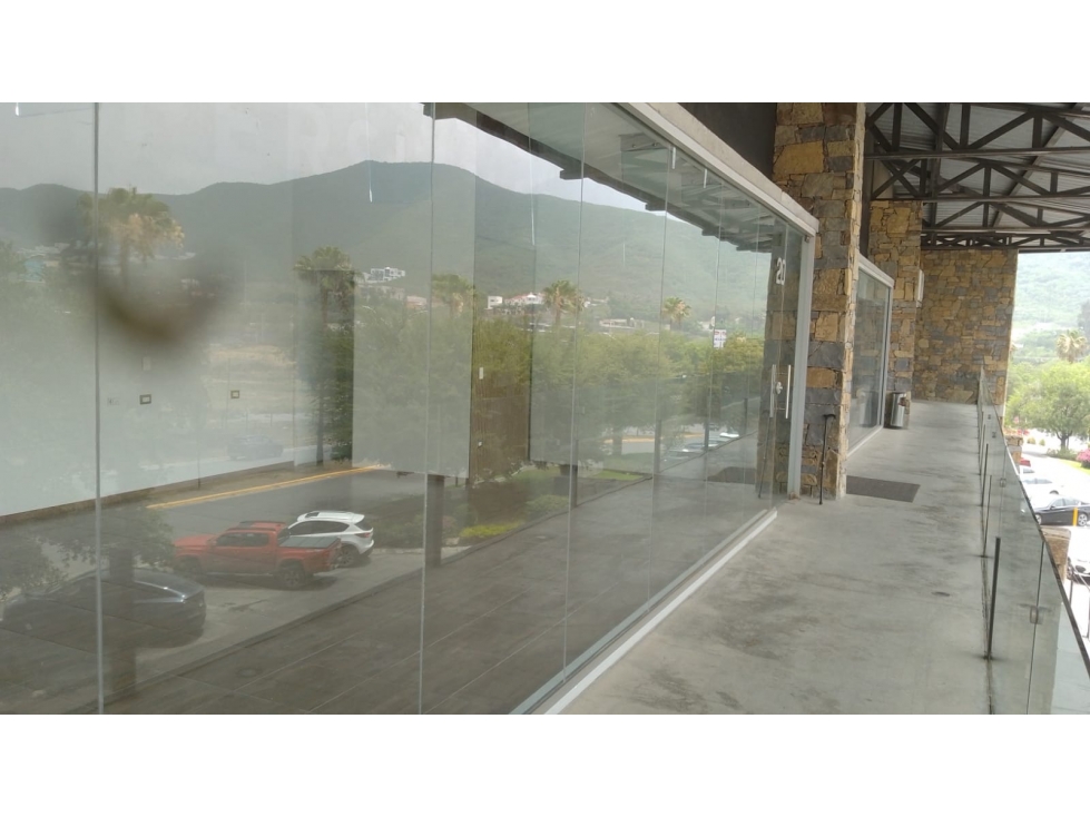 EXCELENTE LOCAL EN RENTA 2 NIVEL PLAZA LA HERRADURA 50.27 M 2 $ 21 Mil — foto 2