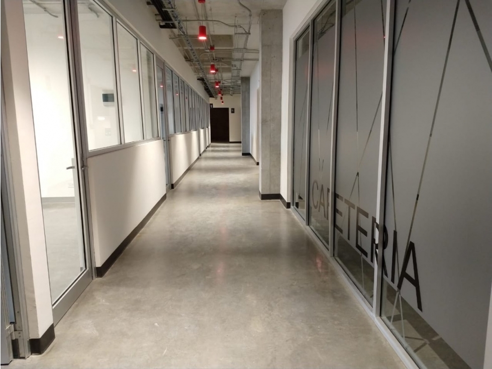 Oficina en Renta 39m2 5 nivel ubicada en Valle Oriente MZC - 1
