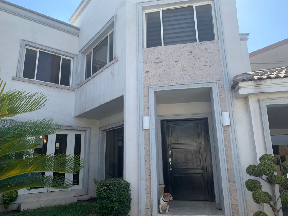 EXCELENTE CASA EN CUMBRES 1 ER SECTOR 500 M 2 PRECIO $ 15.000.000