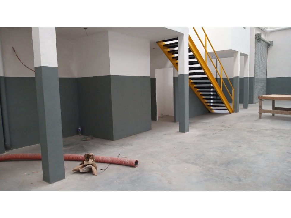 BODEGA EN RENTA CARR LAREDO SANTA ROSA 1160 M 2 $ 120.000 - 5