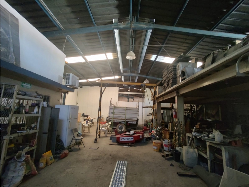 EXCELENTE BODEGA EN AV PRINCIAPAL CENTRO MTY $ 16,800.000 - 4