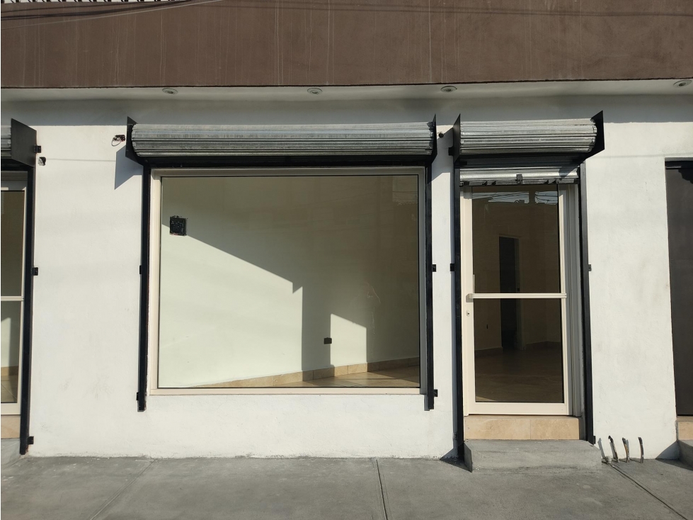 LOCAL COMERCIAL en RENTA PLANTA BAJA sobre avenida en Guadalupe MZC - 3