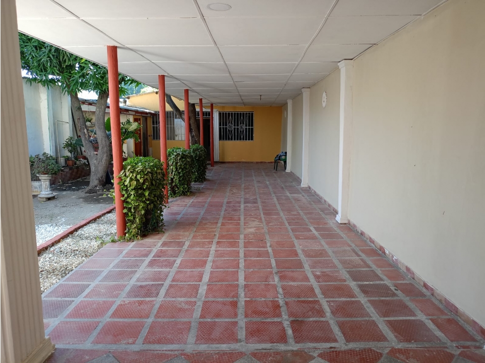 LOCAL COMERCIAL EN ARRIENDO - 4