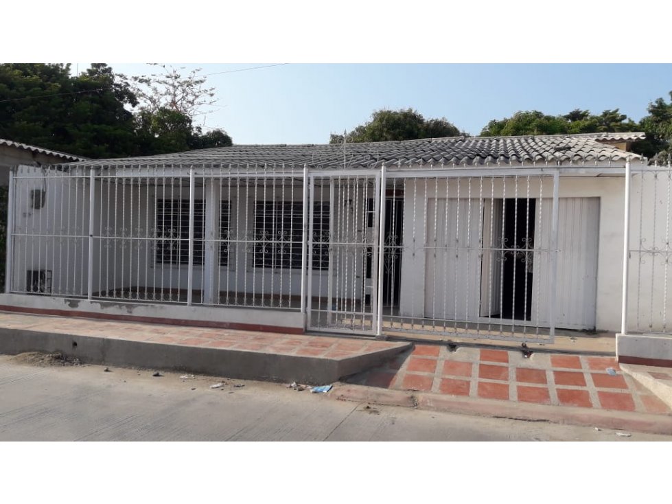 CASA AMPLIA EN ARRIENDO - 2