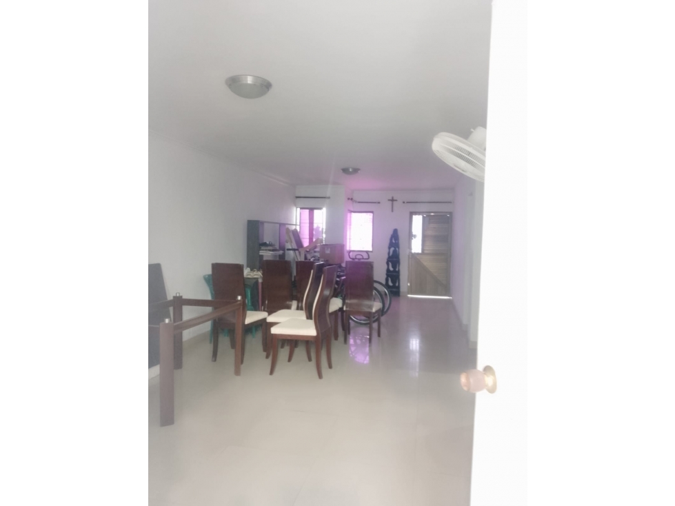 SE ARRIENDA CASA PARA USO COMERCIAL - 2