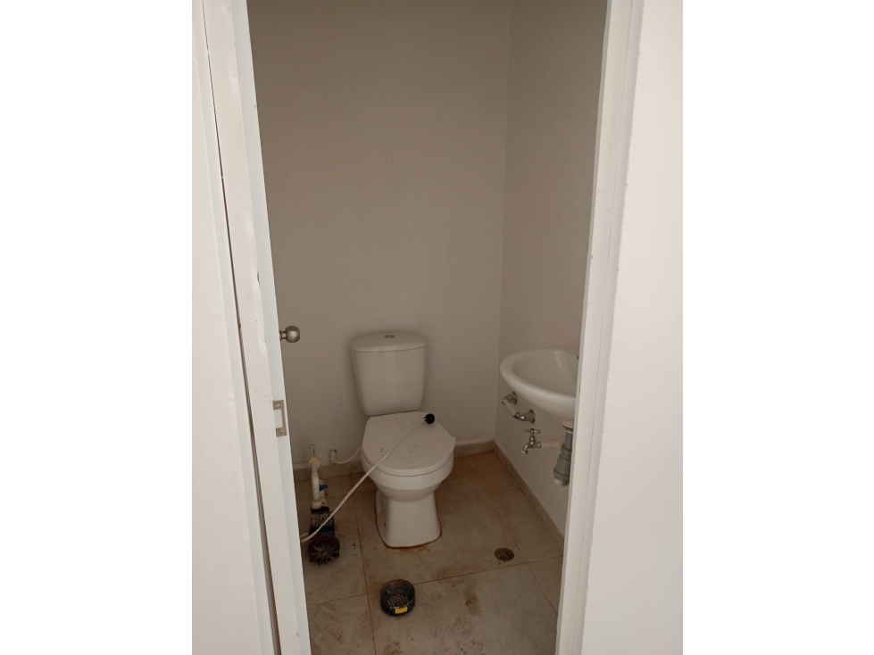 LOCAL COMERCIAL EN ARRIENDO - 3