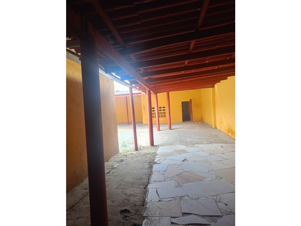 PARQUEADERO EN ARRIENDO - 2