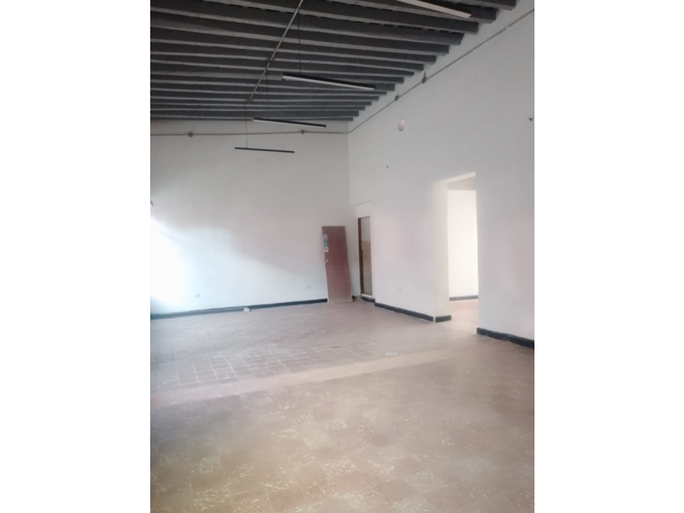 LOCAL COMERCIAL EN ARRIENDO - 5