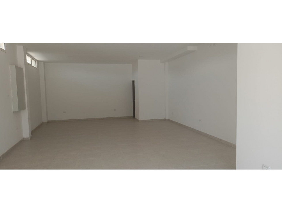 LOCAL COMERCIAL EN ARRIENDO - 3