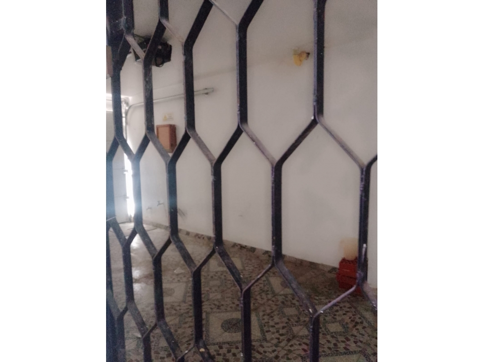 SE ARRIENDA CASA PARA USO COMERCIAL - 4