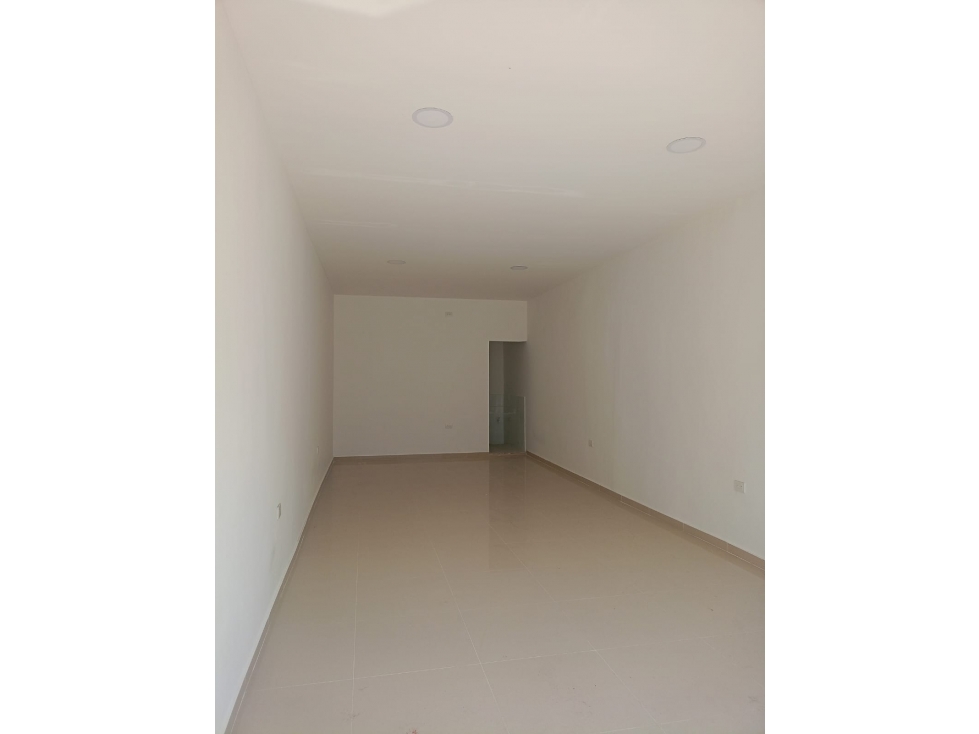 LOCAL EN ARRIENDO — foto 3