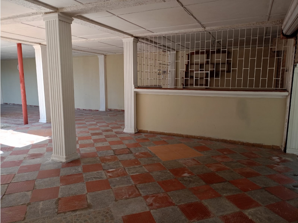 LOCAL COMERCIAL EN ARRIENDO - 3
