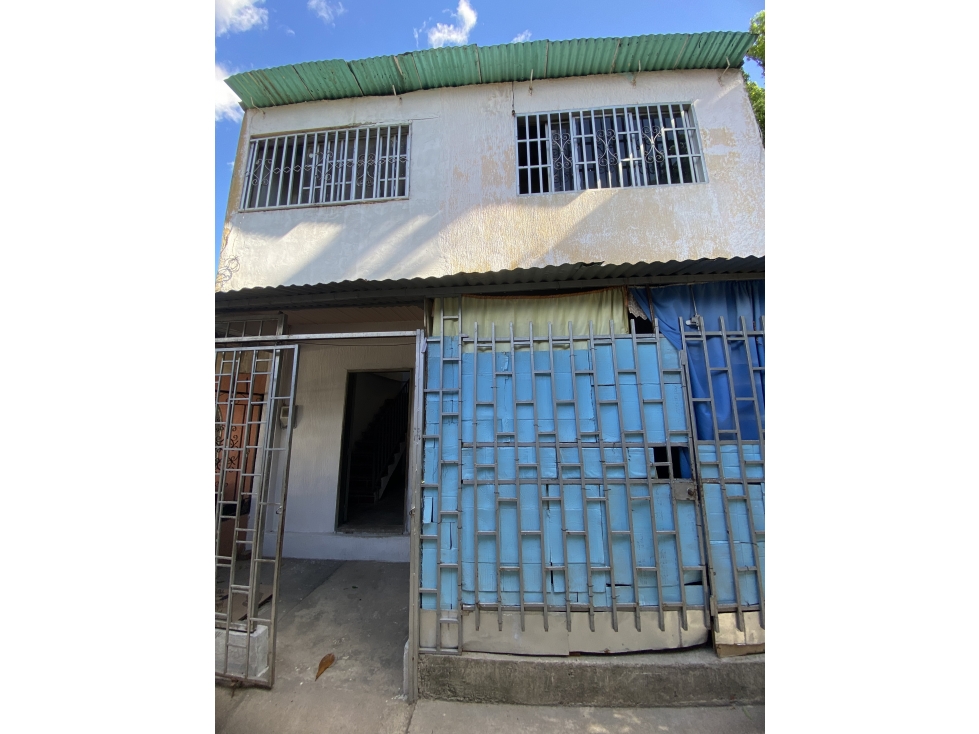 SE VENDE CASA EN LA PARADA