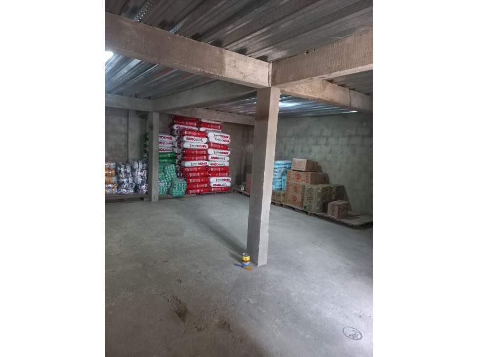 SE VENDE O SE ARRIENDA LOCAL COMERCIAL CON BODEGA EN LA PARADA de V/R - 4