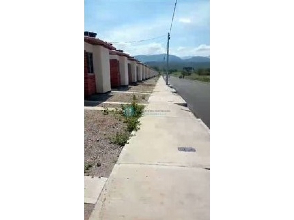SE VENDE VIVIENDA EN URBANIZACIÒN MONTEBRISAS- ZULIA - 2