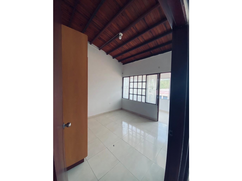 SE VENDE HERMOSA CASA EN LOS PATIOS - 4