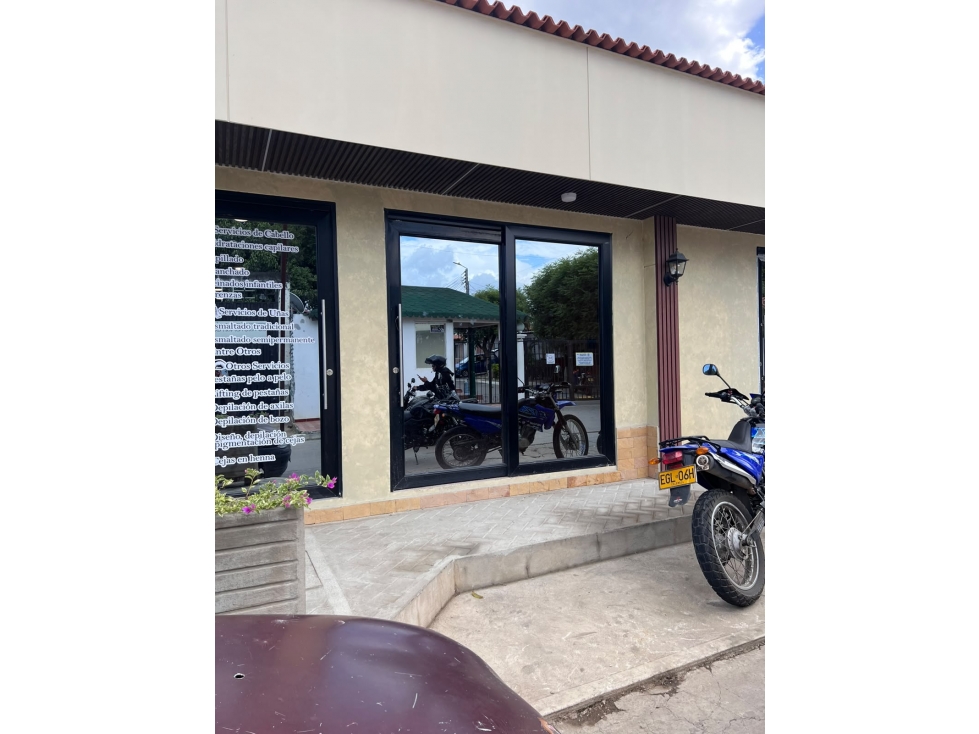 SE ARRIENDA LOCAL COMERCIAL EN PLAZOLETA 18:21 - 1