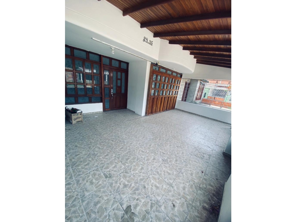 SE VENDE HERMOSA CASA EN LOS PATIOS - 3