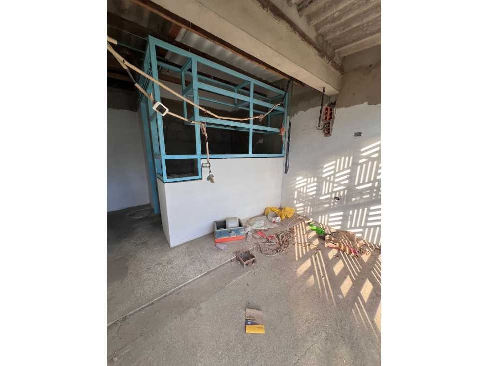 SE VENDE CASA LOTE EN EL BARRIO LA PALMITA - 2