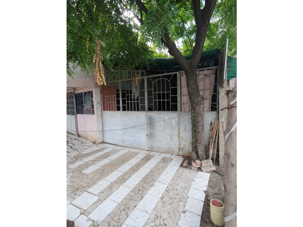 SE VENDE CASA ESQUINERA FRENTE A LA BOMBA DE CHAPARRAL EN PATIOS — foto 3