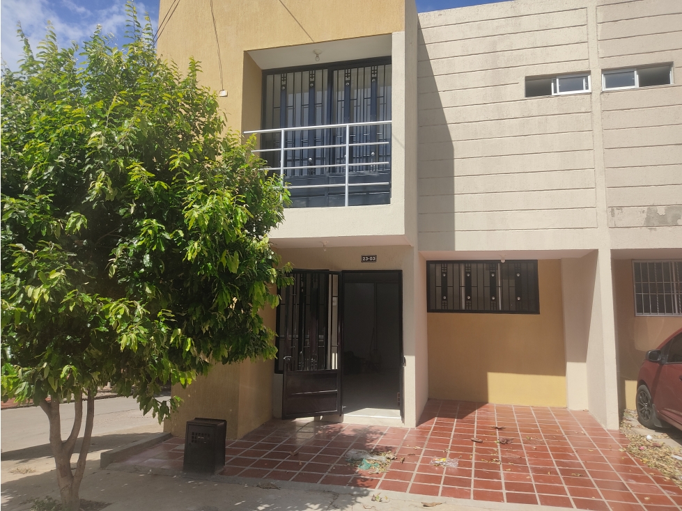 CASA RECIÉN REMODELADA TRES HABITACIONES EN VENTA — foto 2