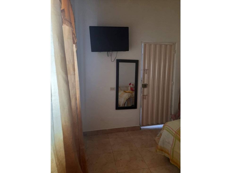 SE VENDE HERMOSA CASA EN LA PRIMERA ETAPA ATALAYA — foto 2
