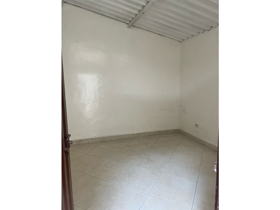 SE ARRIENDA CASA EN EL BARRIO BELLAVISTA - 2