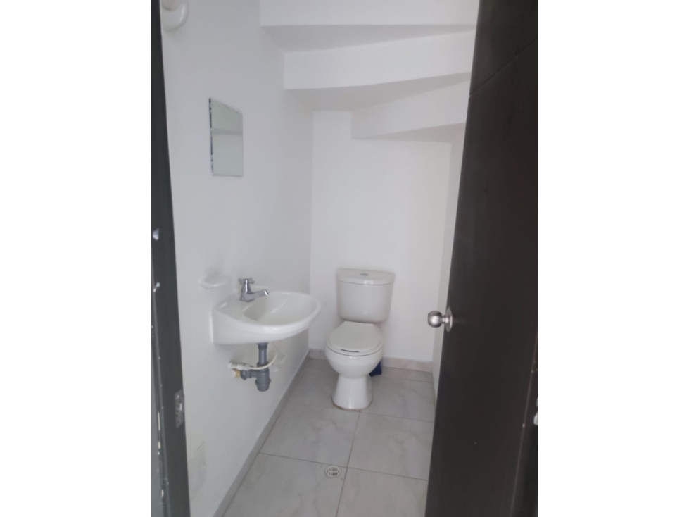 SE VENDE CASA EN LA URBANIZACION SANTA BARBARA - 2