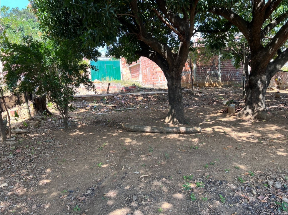 SE VENDE LOTE UBICADO EN EL BARRIO FATIMA - 2