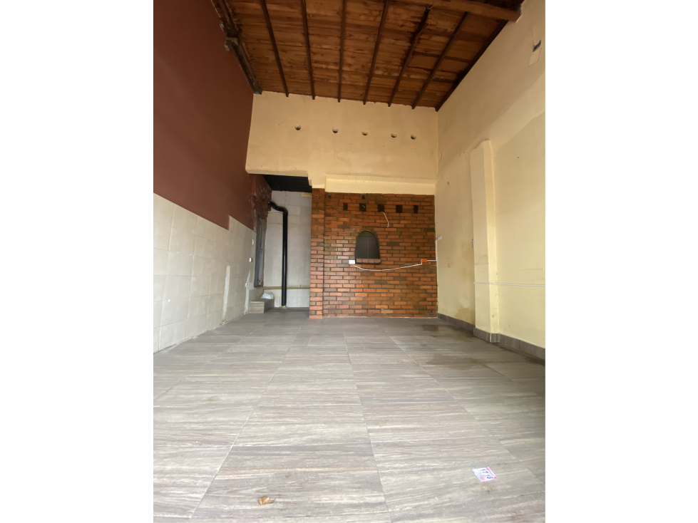 SE ARRIENDA LOCAL COMERCIAL BARRIO GRAMALOTE - 2