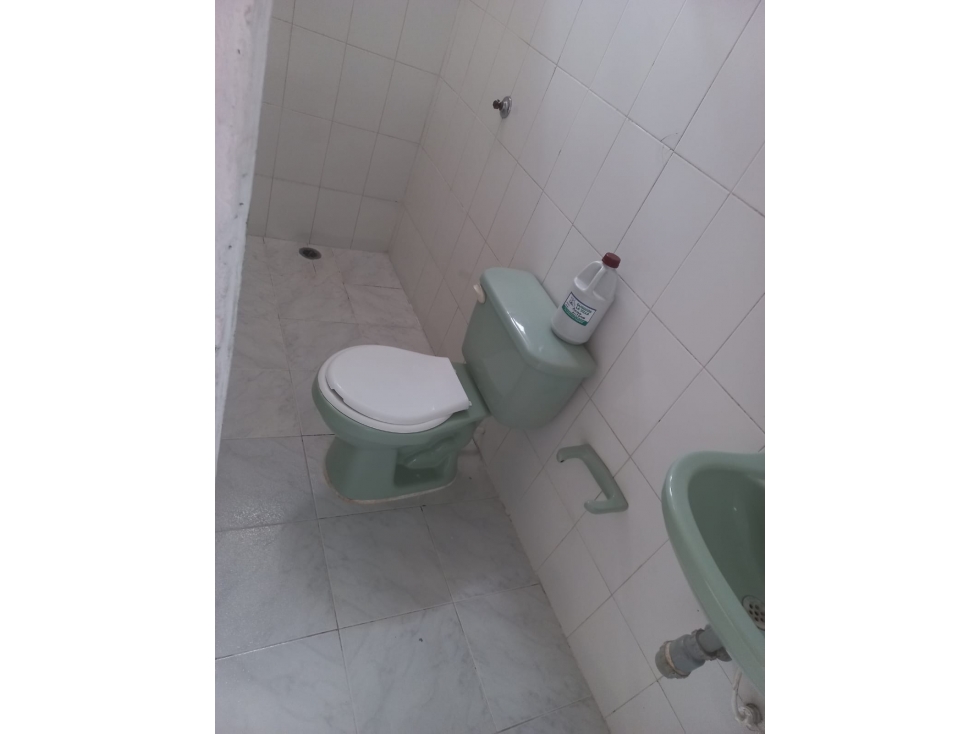 SE VENDE O SE ARRIENDA LOCAL COMERCIAL CON BODEGA EN LA PARADA de V/R - 6