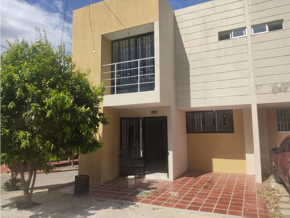 CASA RECIÉN REMODELADA TRES HABITACIONES EN VENTA — foto 3