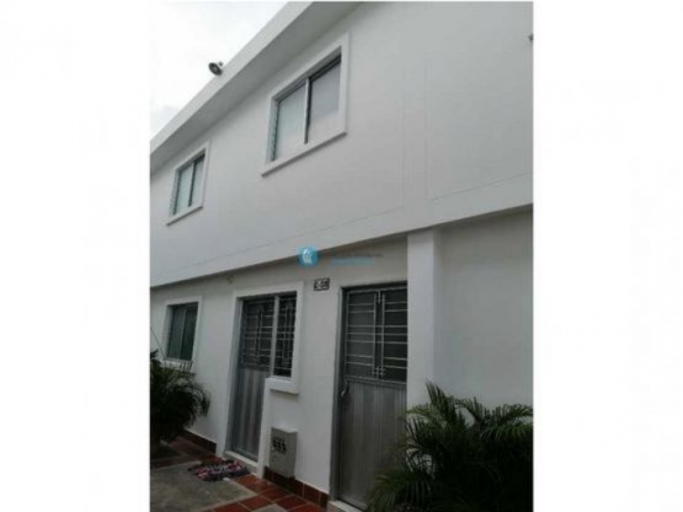 SE ARRIENDA APARTAMENTO EN VILLA LILIANA C8 -02 B. SANTANDER PISO 2 - 2