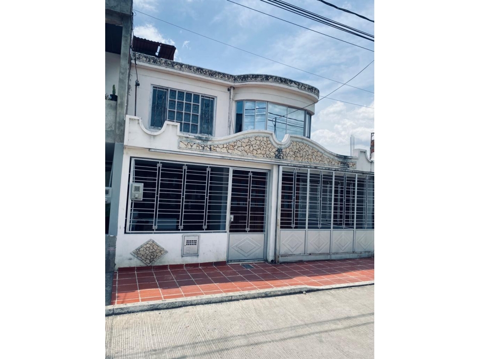 SE VENDE HERMOSA CASA EN LOS PATIOS - 1